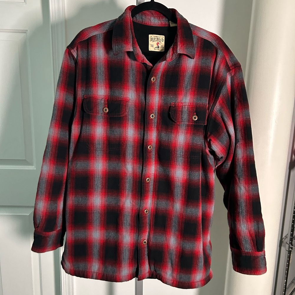 Size Large Shacket fleece lined lightweight Red and Black Plaid Button-Up Shirt